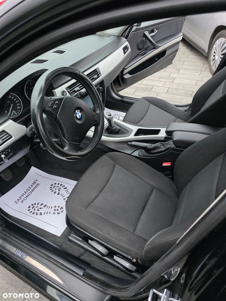 BMW Seria 3 318d DPF Edition Sport - 18