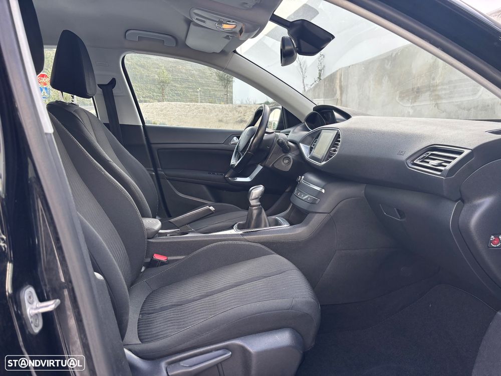 Peugeot 308 1.2 PureTech Style - 27