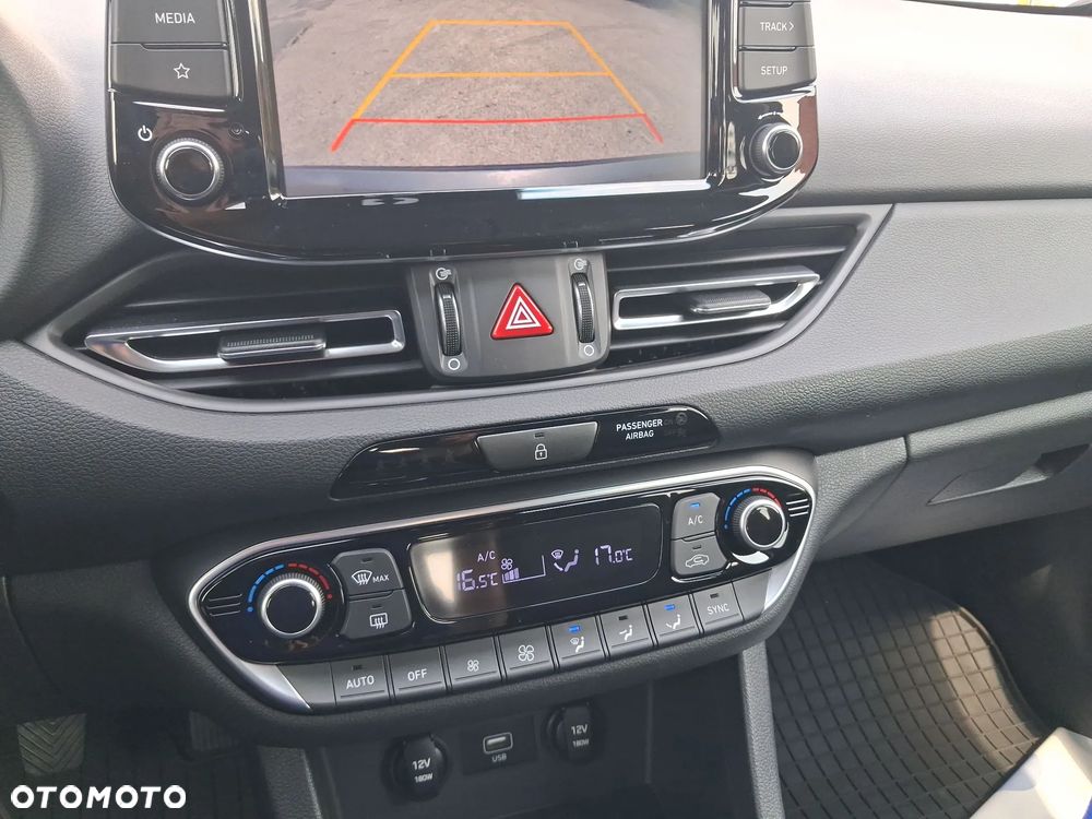 Hyundai i30 1.5 T-GDI 48V Smart - 18