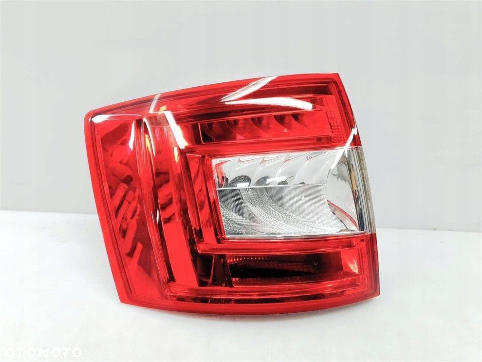 SKODA OCTAVIA 3 III KOMBI 13r+ LEWA TYLNA LAMPA 2X LED ORYG. EU 5E9945095A - 5