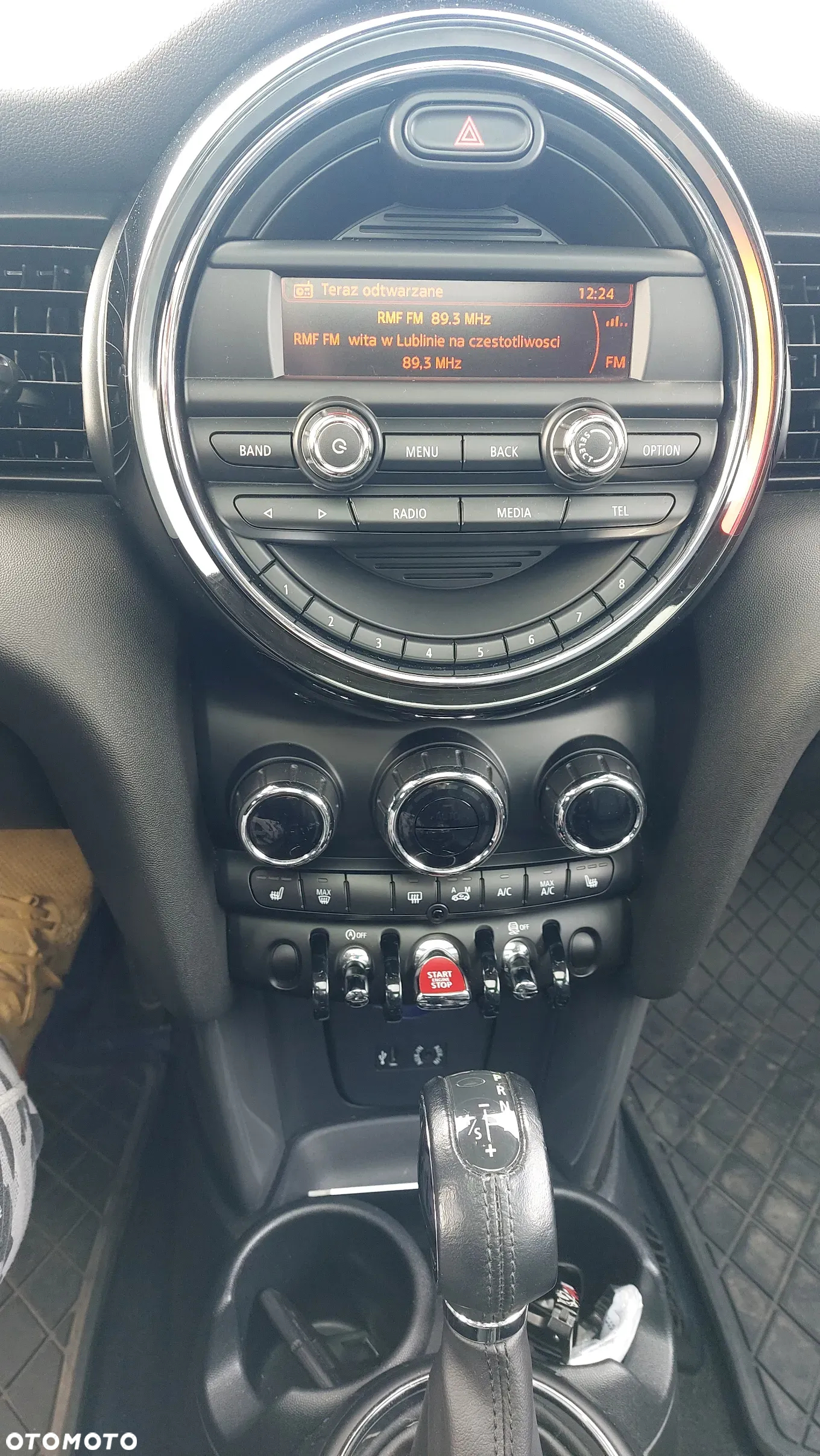 MINI Cooper Standard - 16