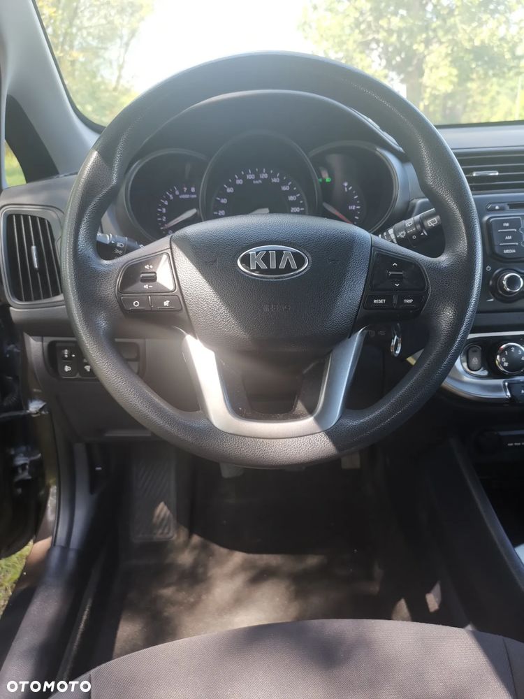 Kia Rio - 16