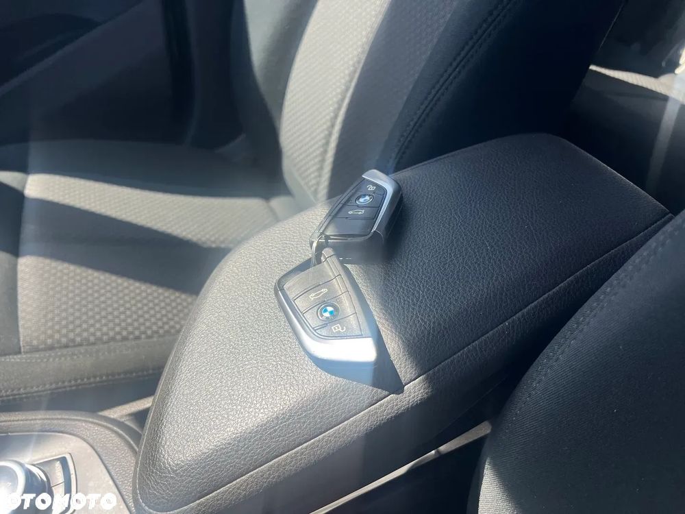 BMW X1 sDrive16d - 23