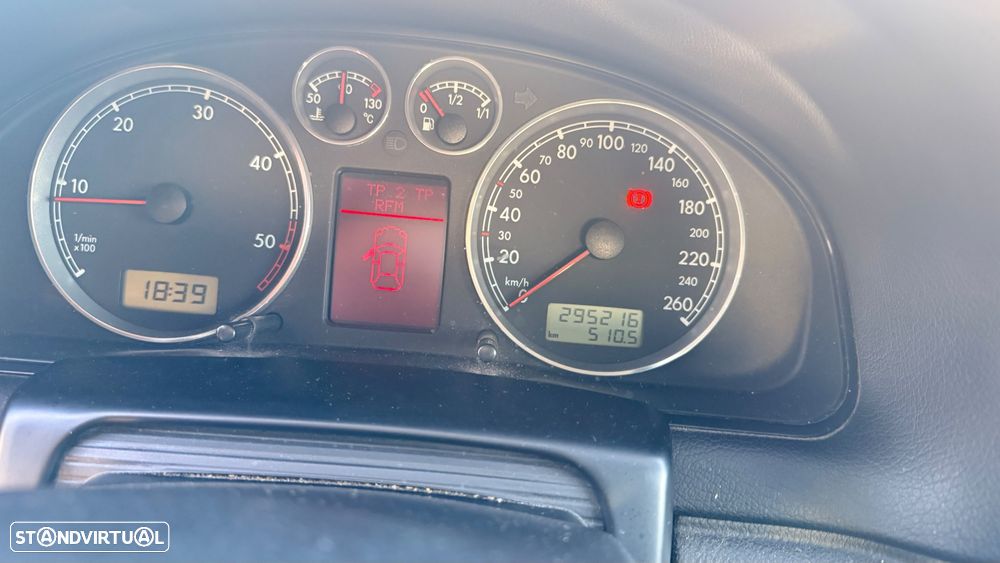 VW Passat 1.9 TDi Highline - 2
