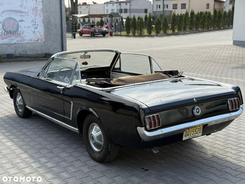 Ford Mustang - 7
