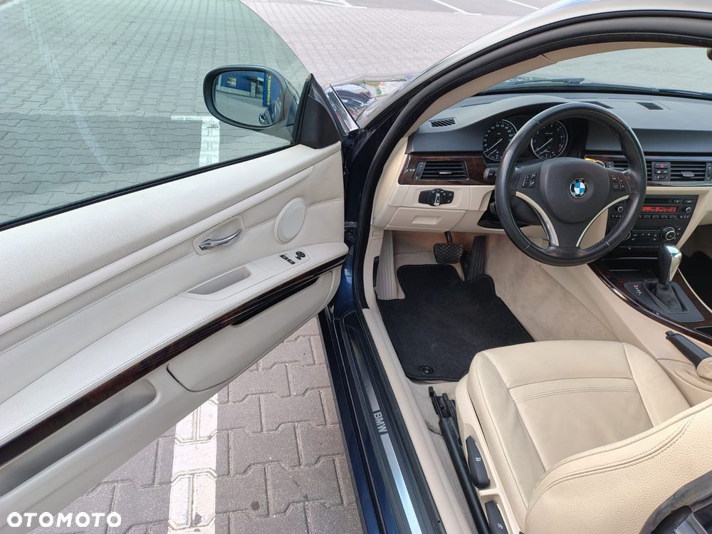 BMW Seria 3 320i - 14