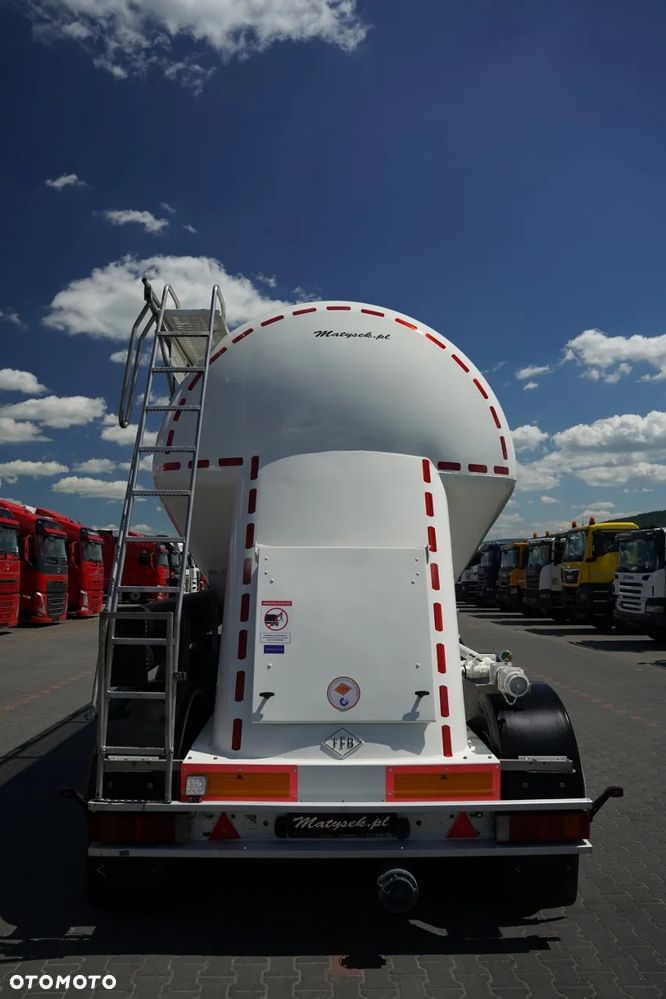 Feldbinder CEMENTONACZEPA / 3 KOMORY / 36 000 L / SILOS / DO MATERIAŁÓW SYPKICH / OŚ PODNOSZONA / SAF - 12