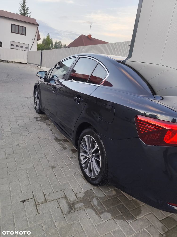 Toyota Avensis 2.0 D-4D Premium - 4
