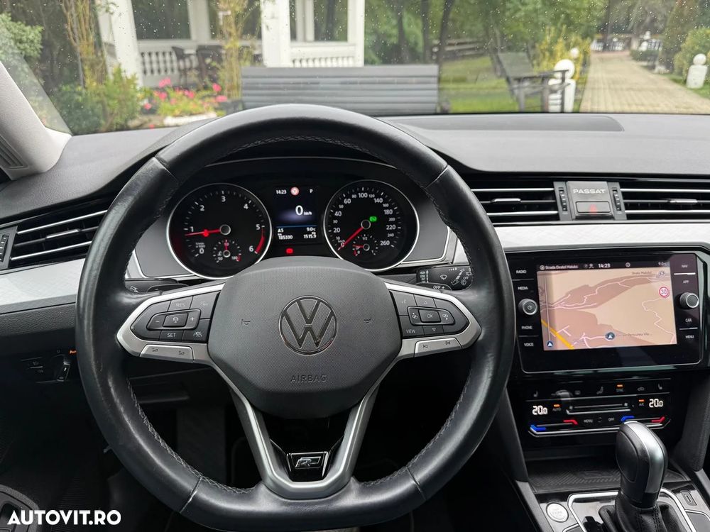 Volkswagen Passat - 24