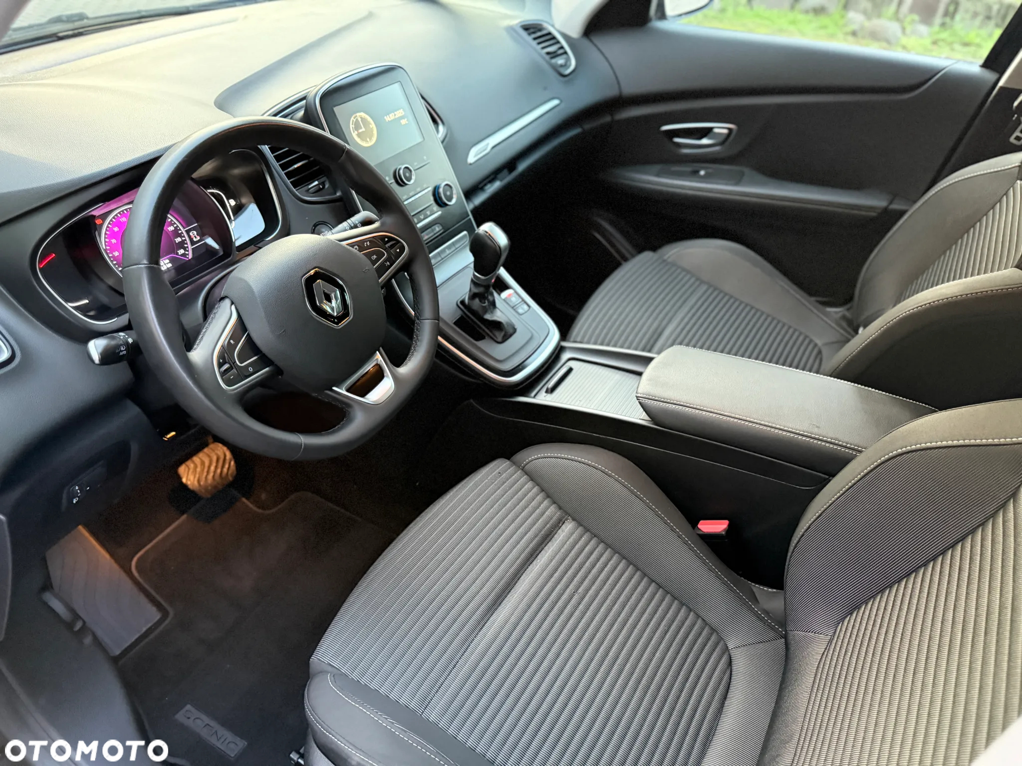Renault Grand Scenic BLUE dCi 120 EDC BUSINESS EDITION - 24