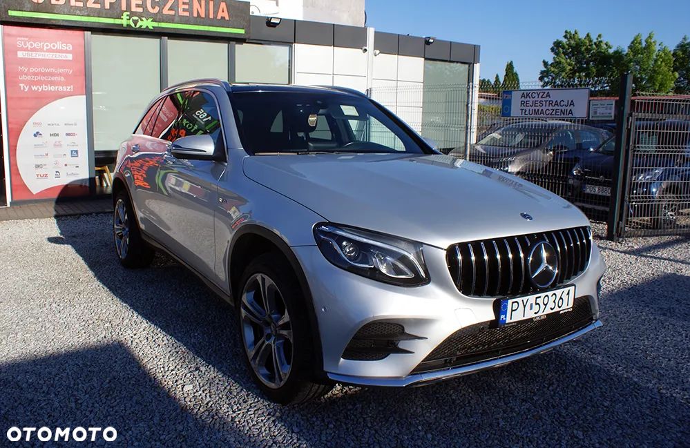 Mercedes-Benz GLC 300 4Matic 9G-TRONIC AMG Line - 2