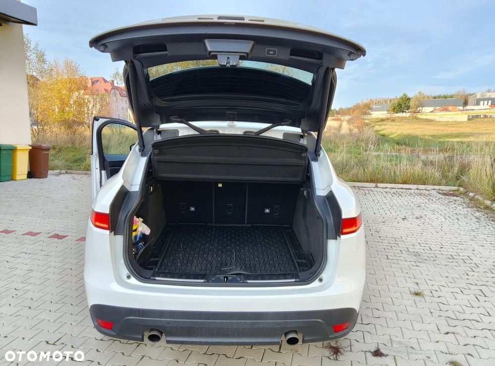 Jaguar F-Pace 2.0 i4P AWD R-Sport - 10
