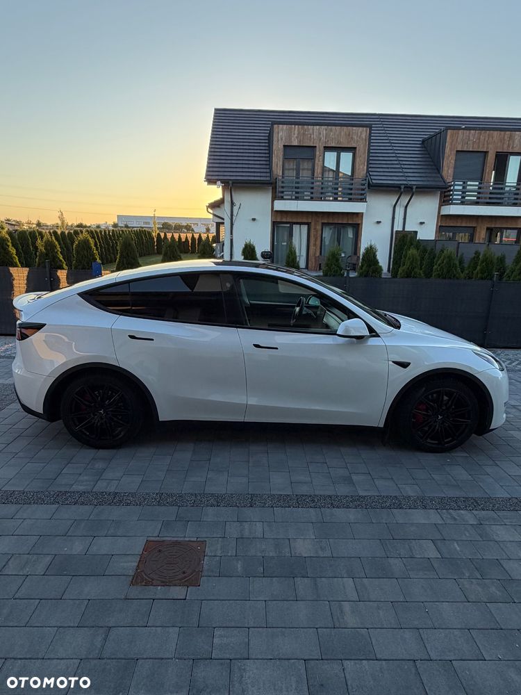 Tesla Model Y Performance AWD - 6