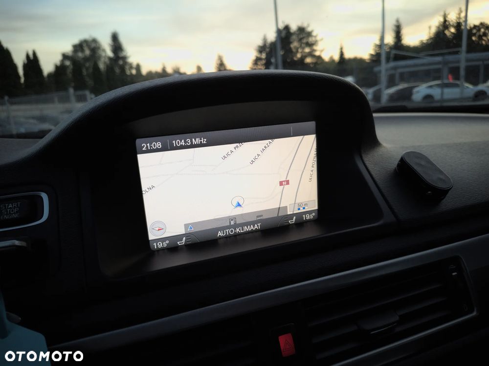 Volvo V70 D4 Momentum - 16