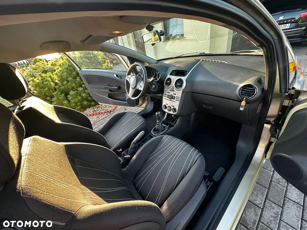 Opel Corsa 1.4 16V - 4