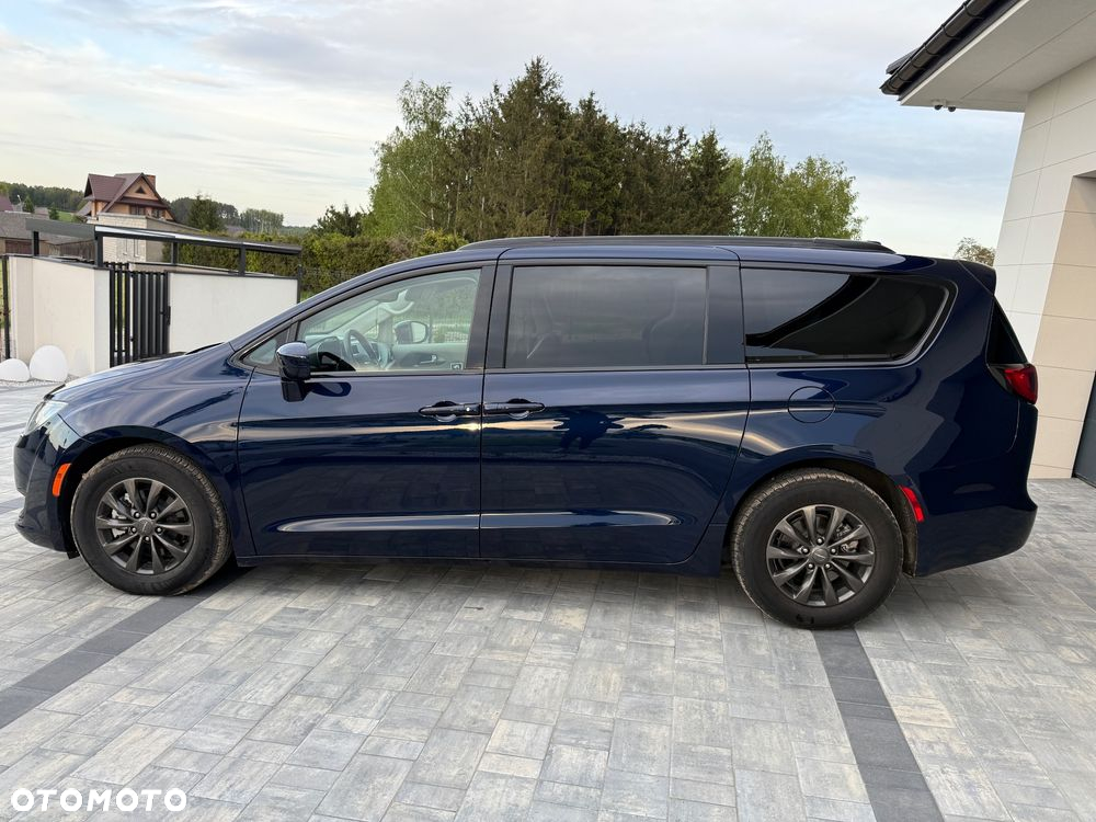Chrysler Pacifica - 14