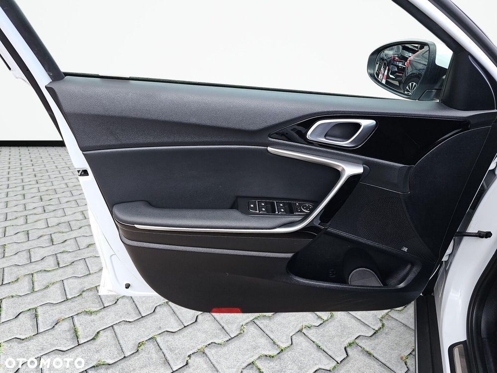 Kia XCeed 1.5 T-GDI Business Line - 33