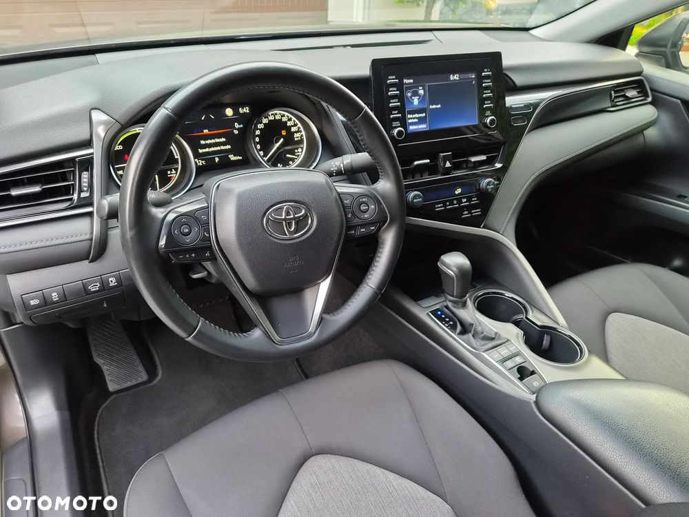 Toyota Camry - 35