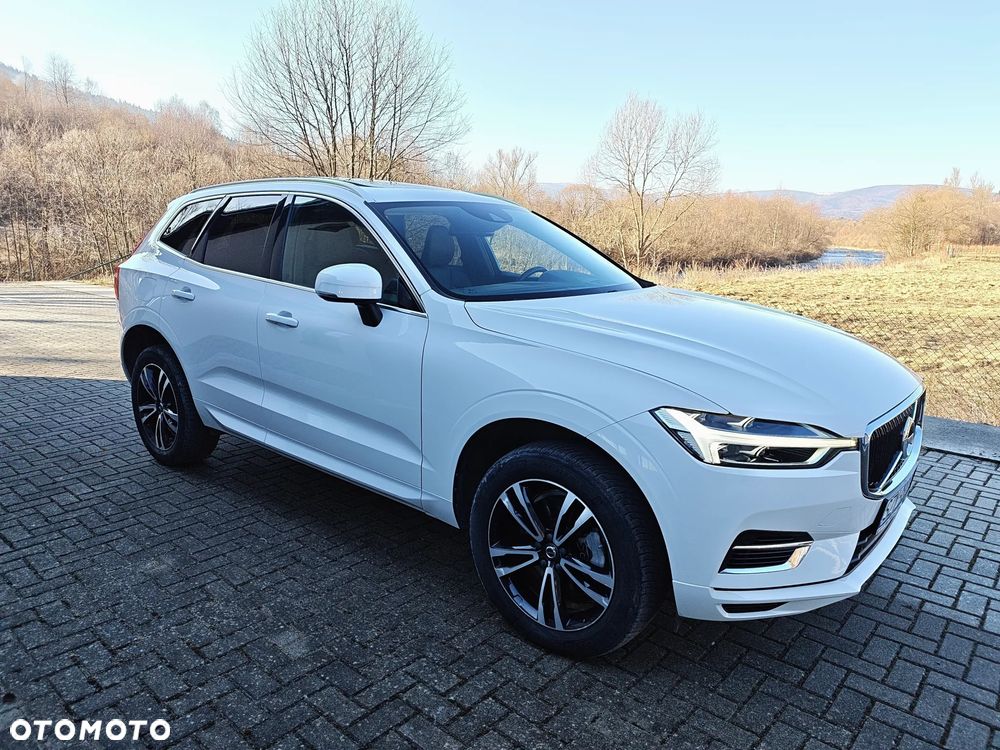 Volvo XC 60 T8 AWD Recharge Geartronic RDesign Expression - 9