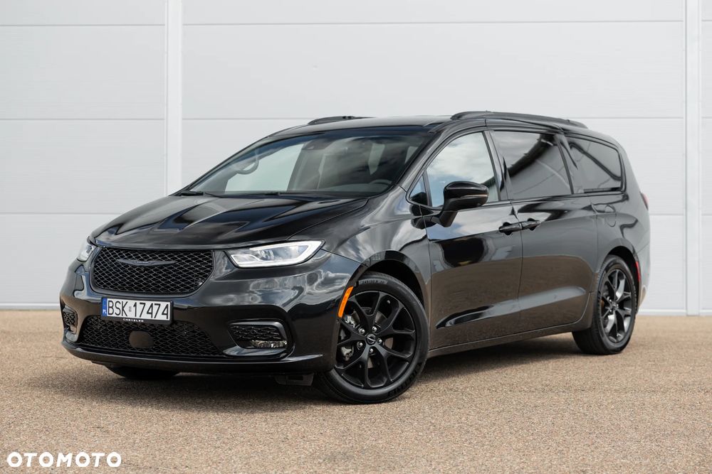 Chrysler Pacifica - 1