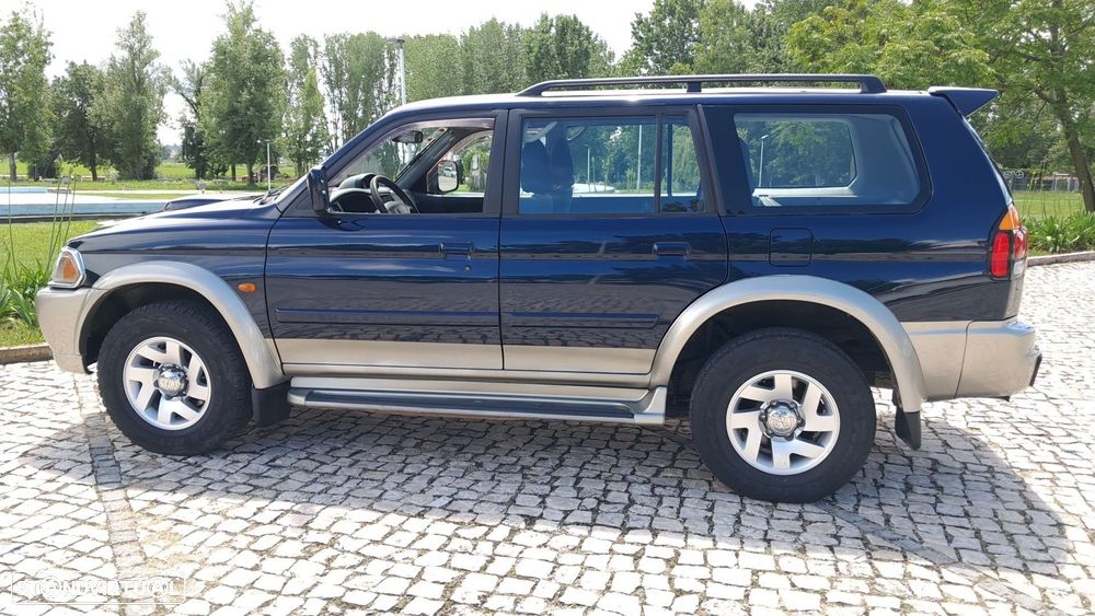 Mitsubishi Pajero Sport 2.5 TD GLS - 9