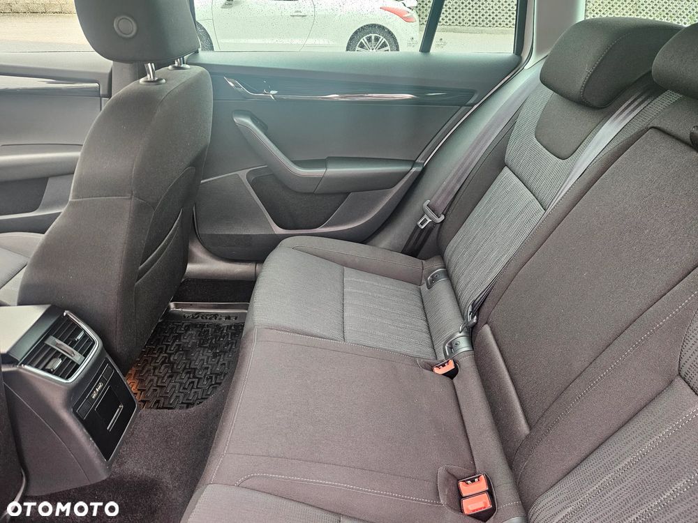 Skoda Octavia 2.0 TDI 4x4 Style DSG - 17