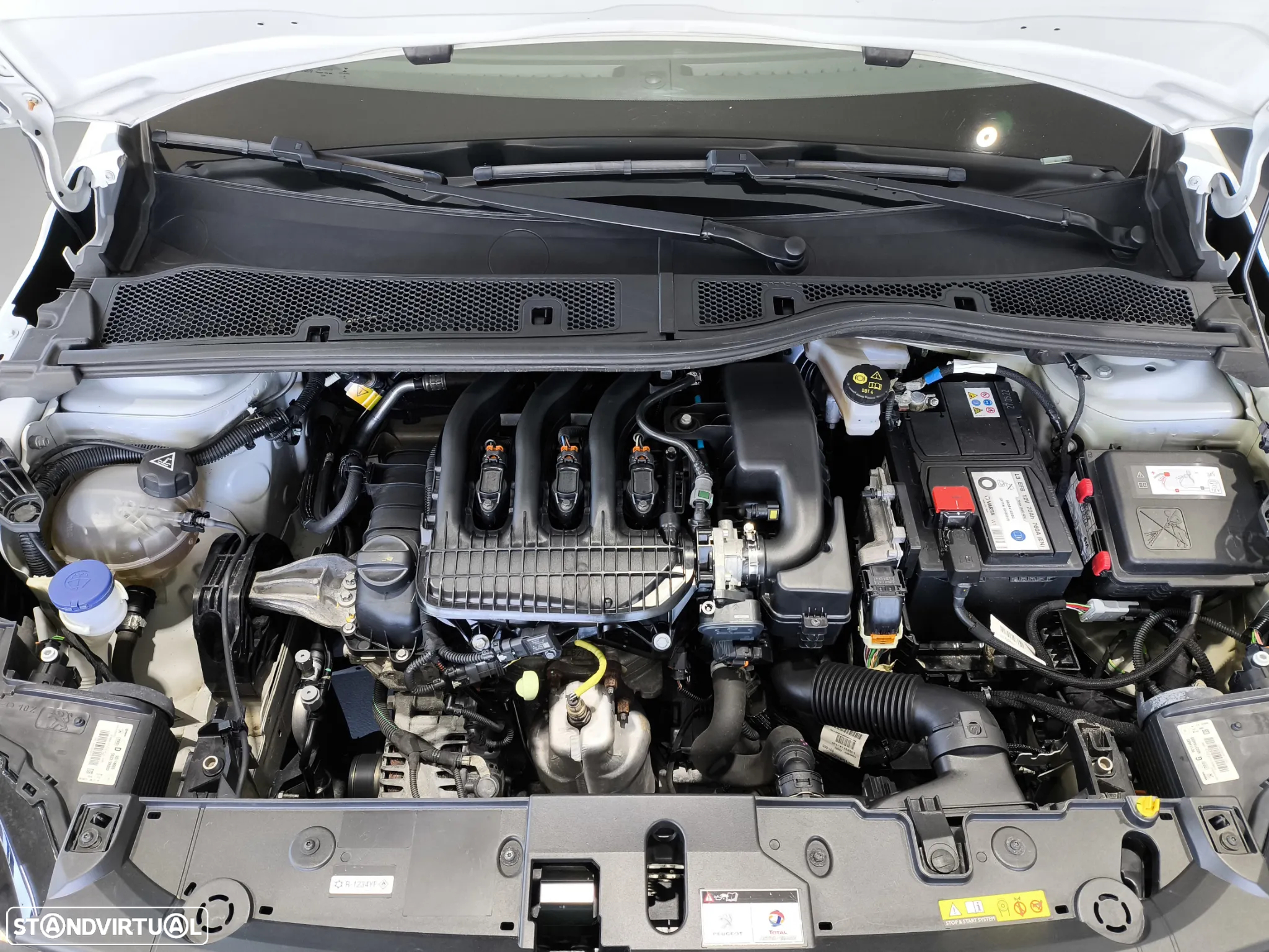 Peugeot 208 1.2 PureTech Active Pack - 26