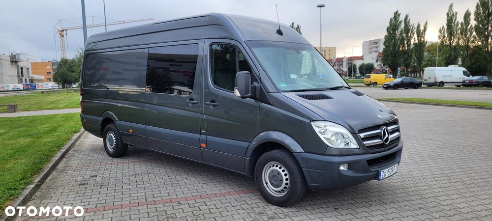 Mercedes-Benz Sprinter - 2