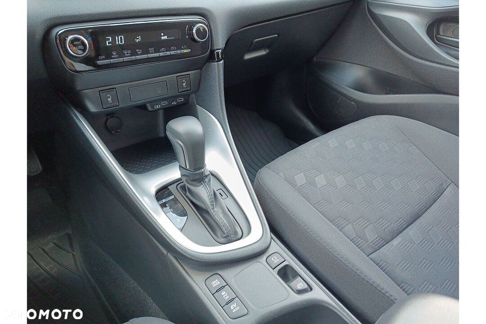 Mazda 2 Hybrid - 13
