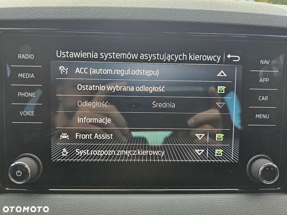 Skoda Karoq 2.0 TSI 4x4 DSG Sportline - 30