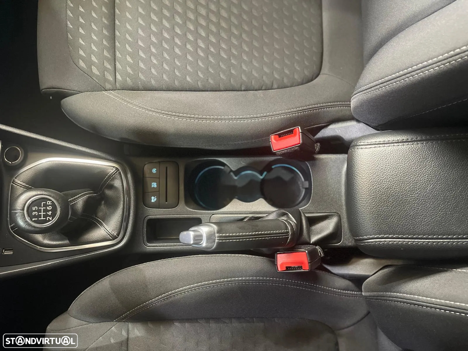 Ford Fiesta 1.0 EcoBoost S&S TITANIUM - 39