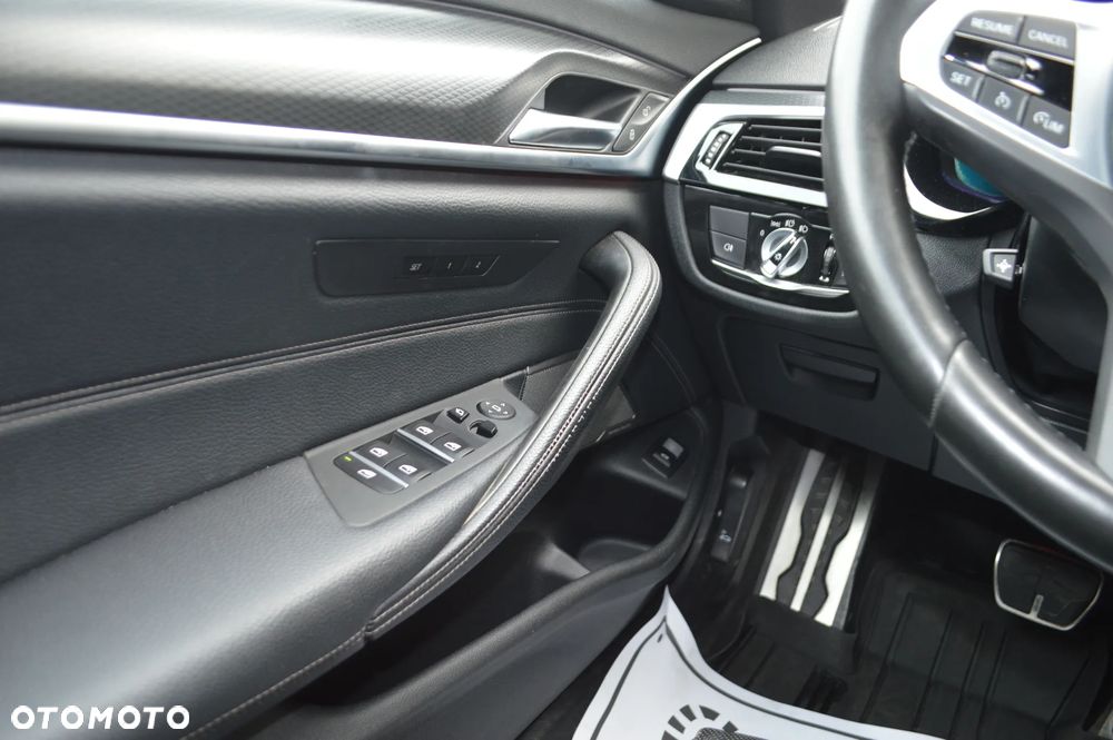 BMW Seria 5 520d MHEV Sport - 17