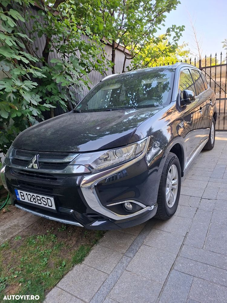 Mitsubishi Outlander 2.0 4WD Top - 14