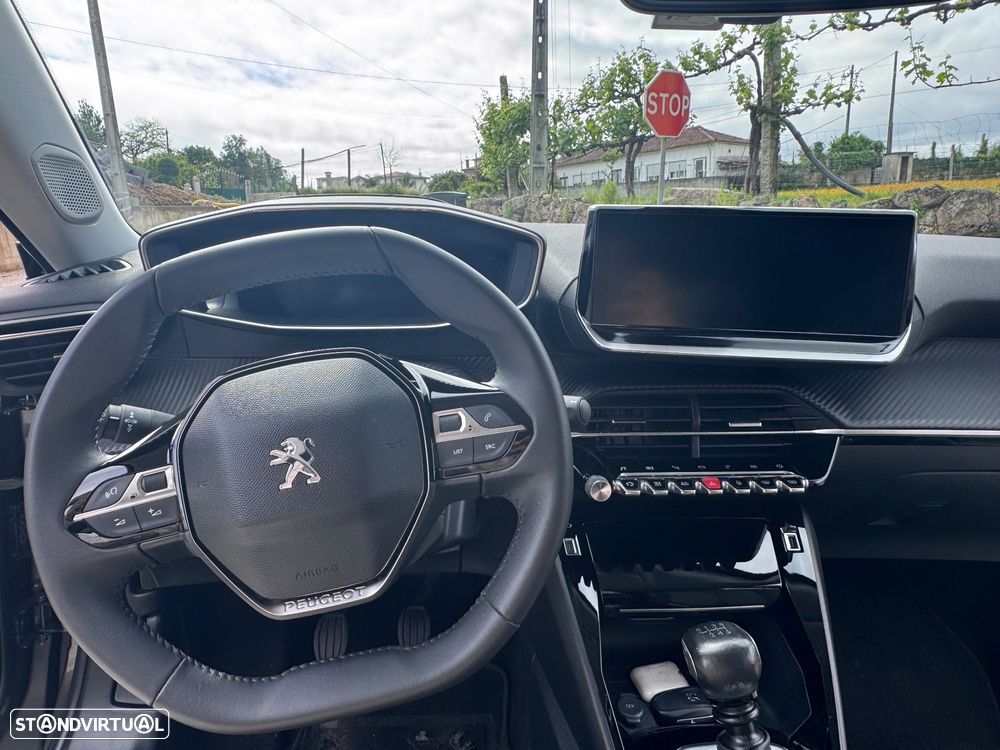 Peugeot 2008 1.2 PureTech Allure - 4