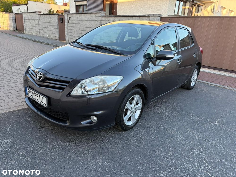 Toyota Auris 1.33 VVT-i Premium Comfort - 1