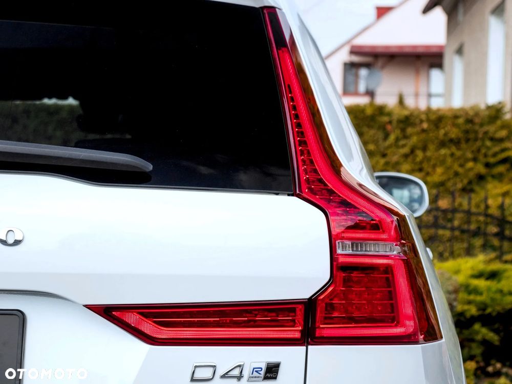 Volvo XC 60 D4 AWD Geartronic RDesign - 36