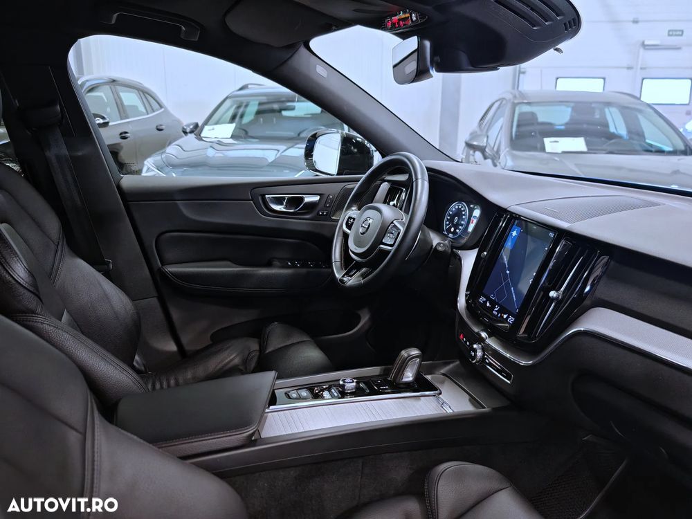 Volvo XC 60 B5 MHEV AWD R-Design - 7