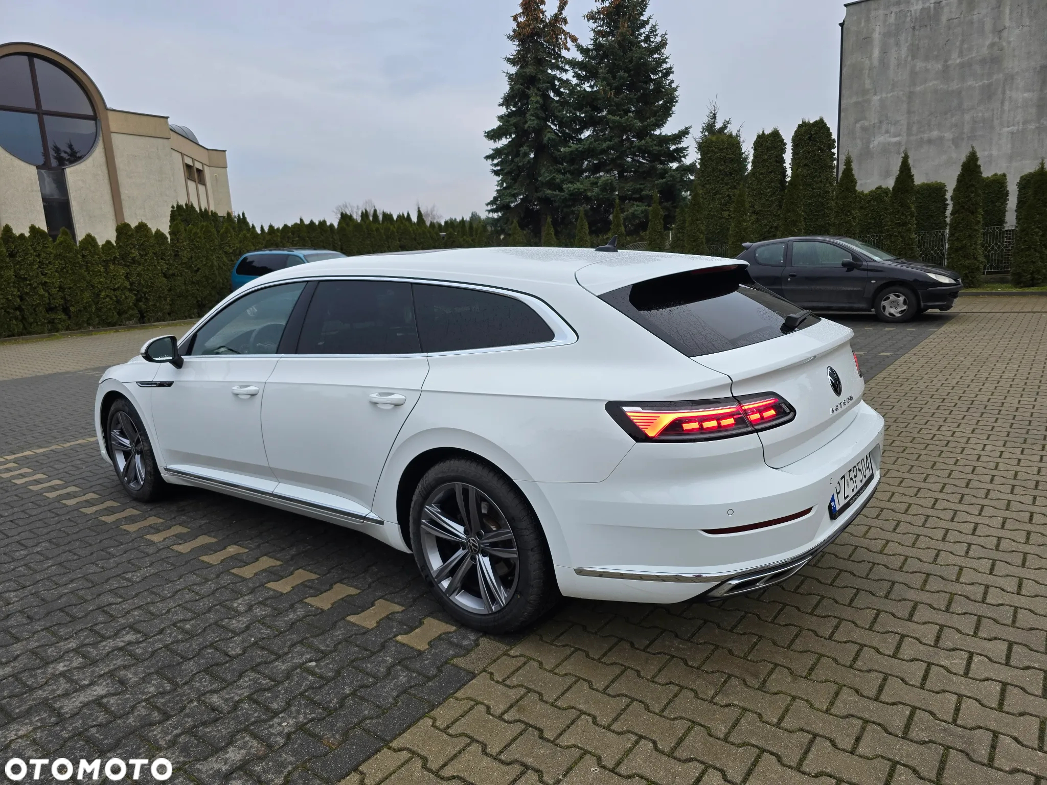 Volkswagen Arteon 2.0 TSI R-Line DSG - 2