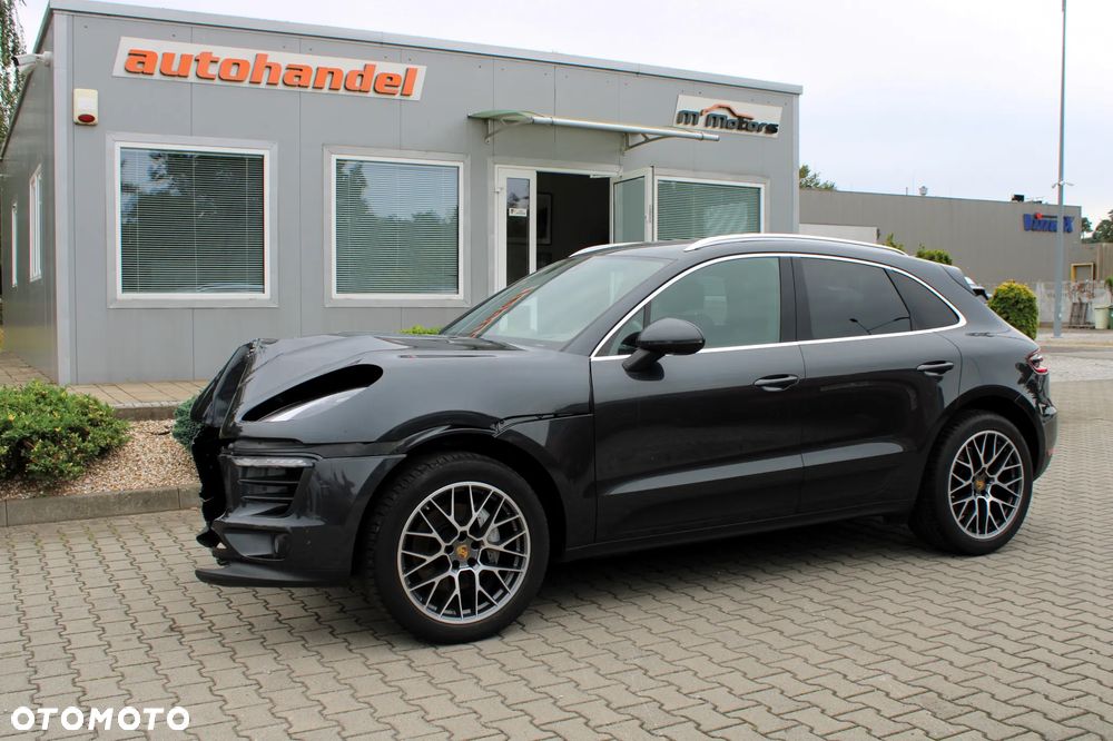 Porsche Macan - 1