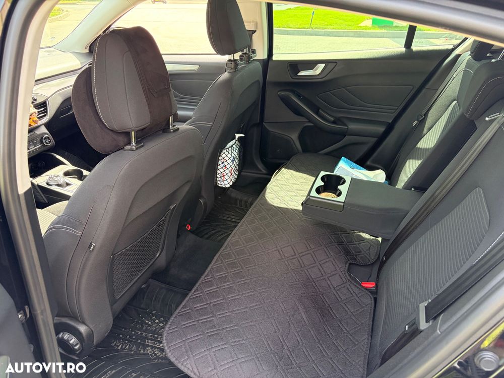 Ford Focus 1.5 EcoBlue Start-Stopp-System Aut. TITANIUM - 6