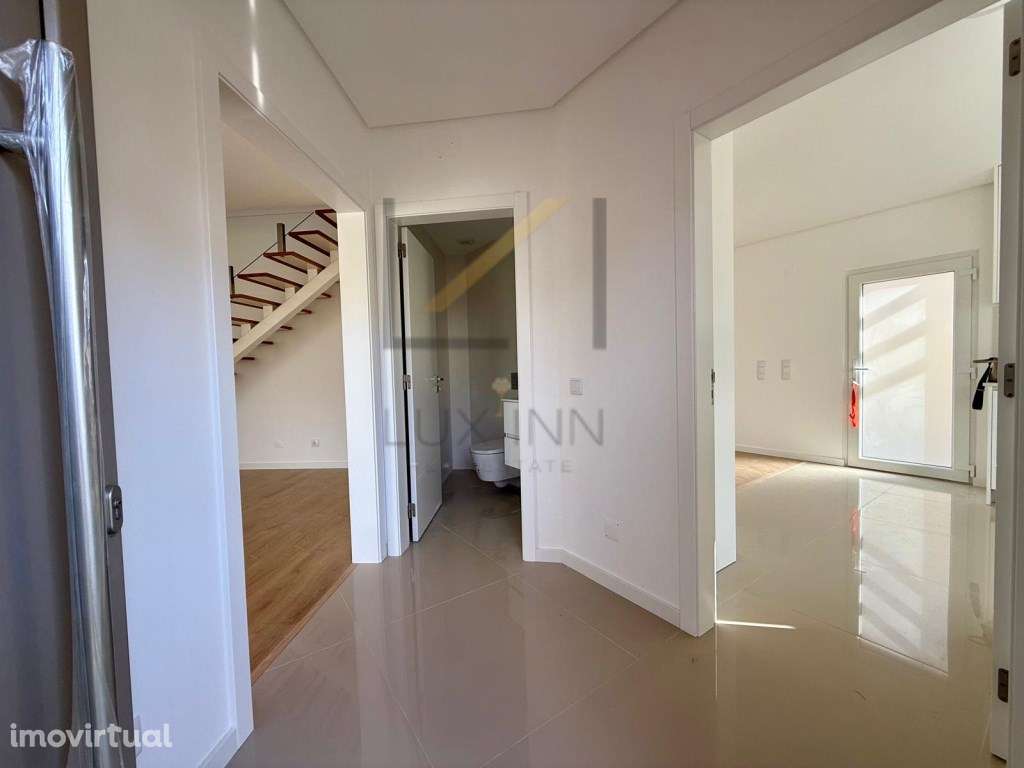 Moradia Isolada T3 em Mato Cheirinhos - Tires - Grande imagem: 3/32