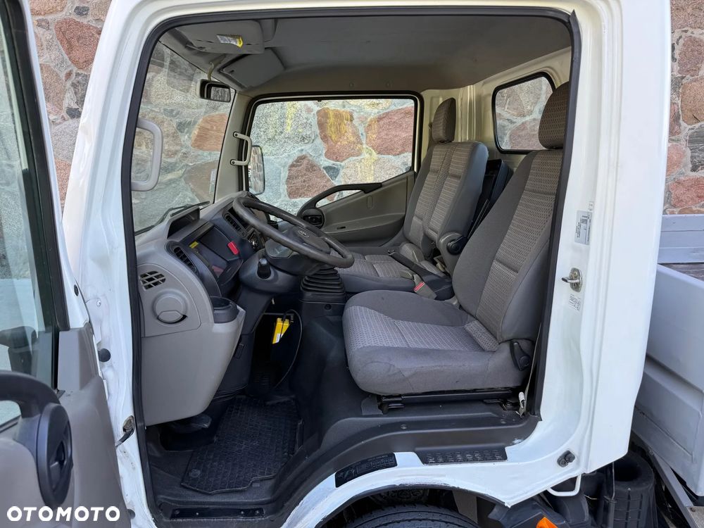 Nissan CABSTAR - 12