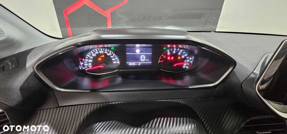 Peugeot 208 - 14