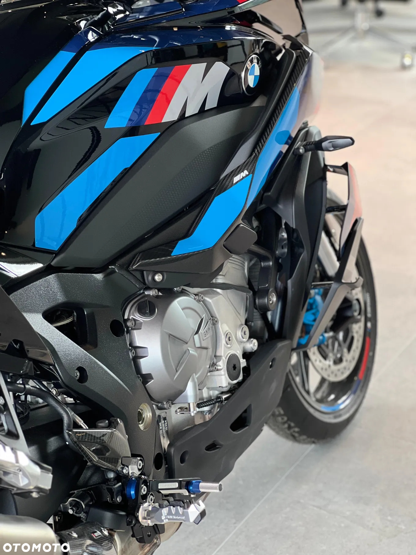 BMW XR - 16
