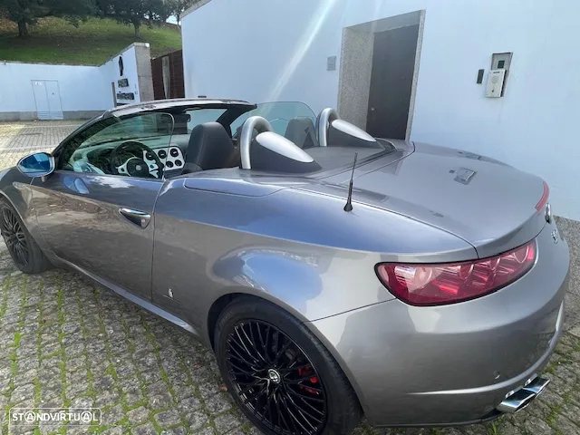 Alfa Romeo Spider - 40