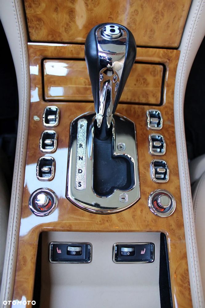 Bentley Azure Standard - 29
