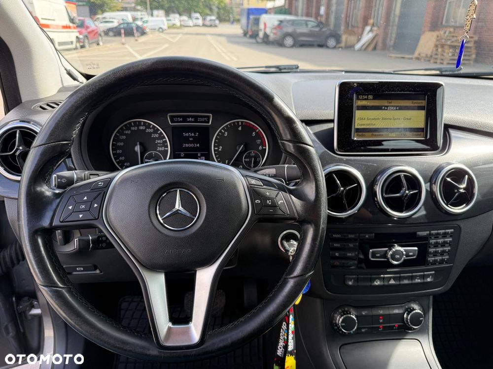 Mercedes-Benz B-Class 2012 photo 3