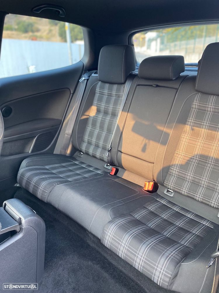 VW Golf 2.0 TDi GTD - 19