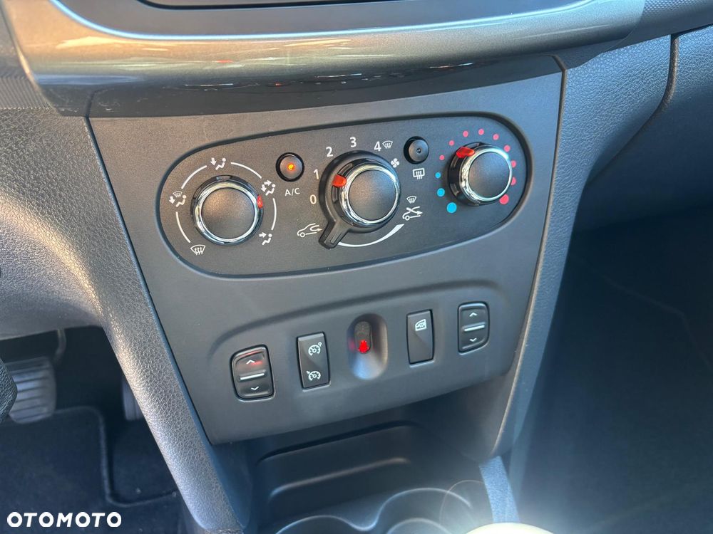 Dacia Sandero TCe 90 S&S Celebration - 19