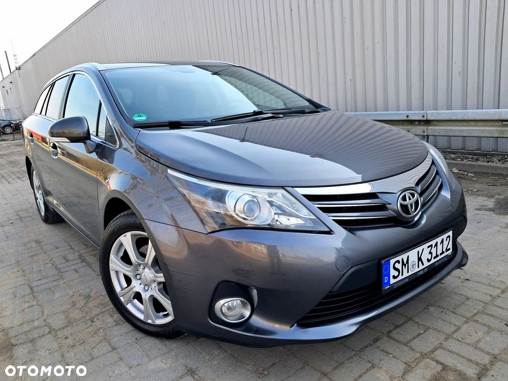 Toyota Avensis 2.0 D-4D Executive - 11